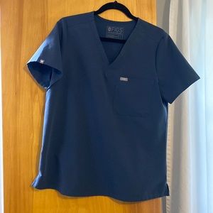 Figs Harbor blue Catarina Scrub top!